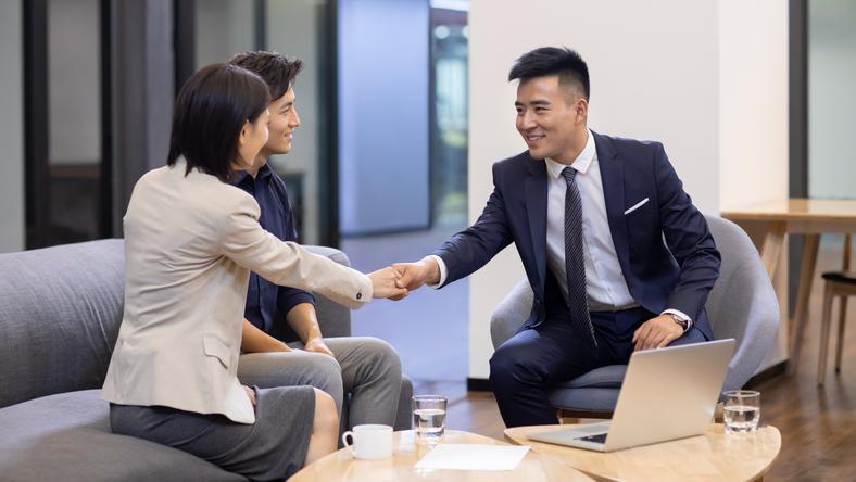 随着时代呼吸:周期特征下,躺平的低熵与做事的高熵之辨